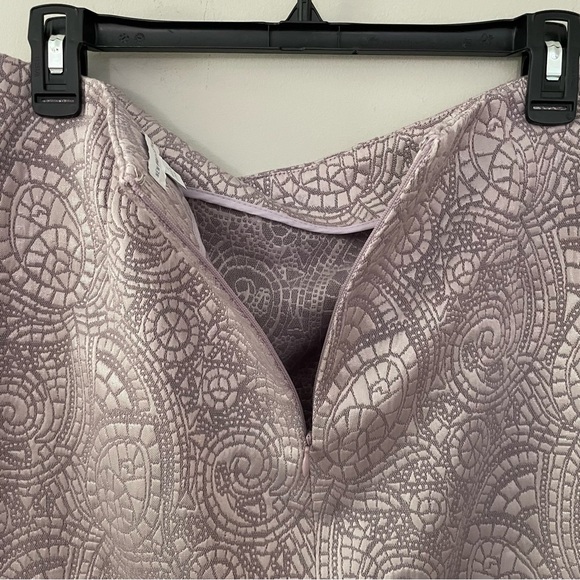 NWOT New York & Company Lavender Floral Embossed  Pencil Skirt - Picture 6 of 9